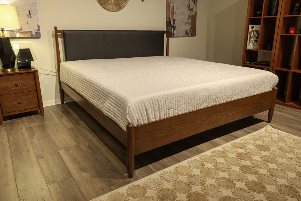 Ian - Platform Bed