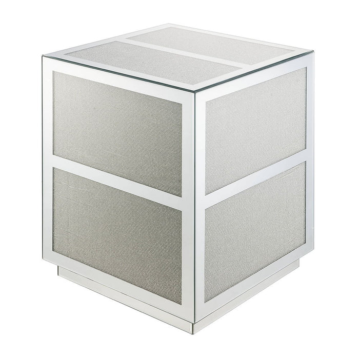 Noralie - 18" End Table With Faux Diamonds - Mirrored