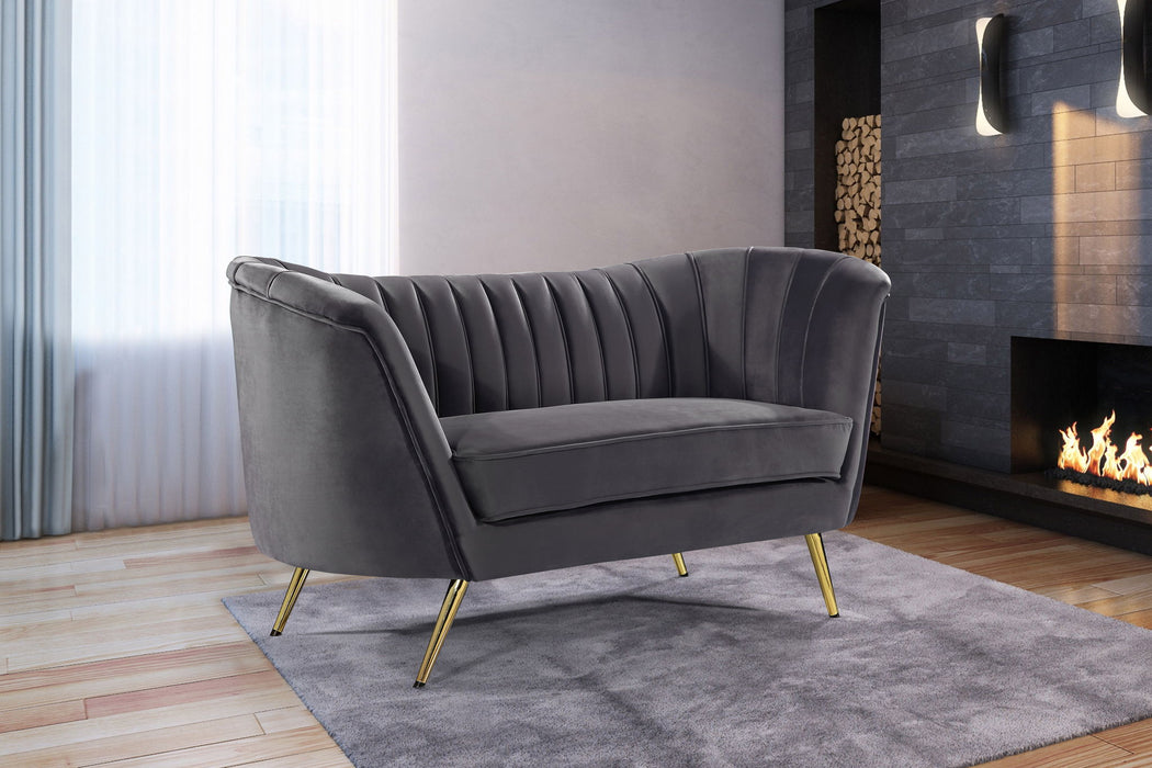 Margo - Loveseat