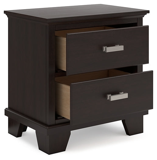 Covetown Queen Panel Bed with Mirrored Dresser and Nightstand