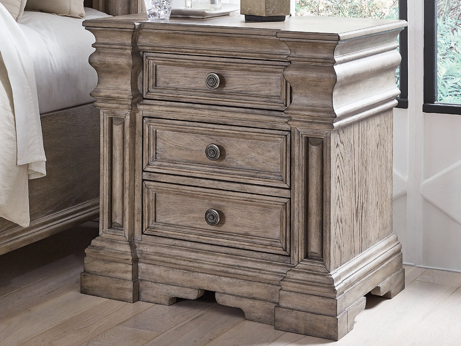 Blairhurst King Panel Bed with Dresser and Nightstand