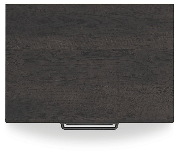 Hollivern King Panel Bed, Dresser, Mirror and Nightstand