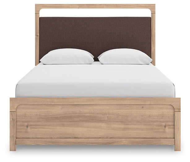 Kinlanni Queen Upholstered Platform Bed, Dresser, Mirror and Nightstand