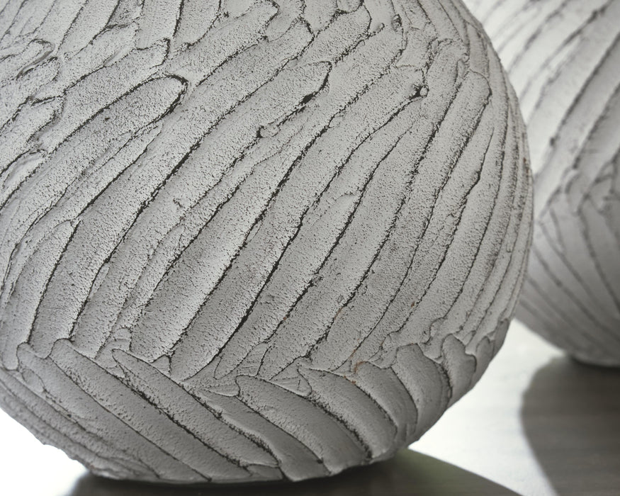 Shelvie Vase