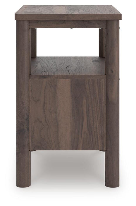 Pamytta King Panel Platform Bed, Dresser, Mirror and Nightstand