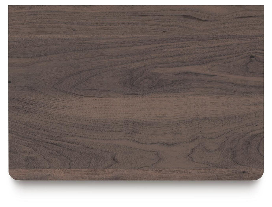 Pamytta King Panel Platform Bed, Dresser, Mirror and Nightstand