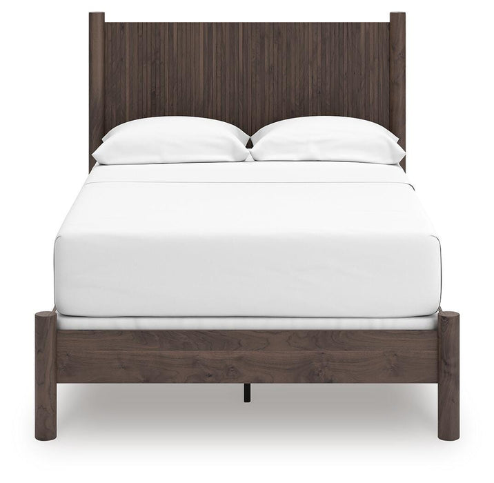 Pamytta Queen Panel Bed, Dresser and Mirror