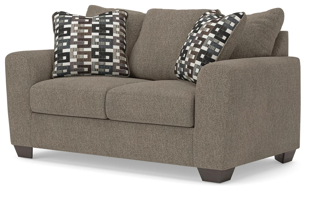 Triston-Peaks Loveseat