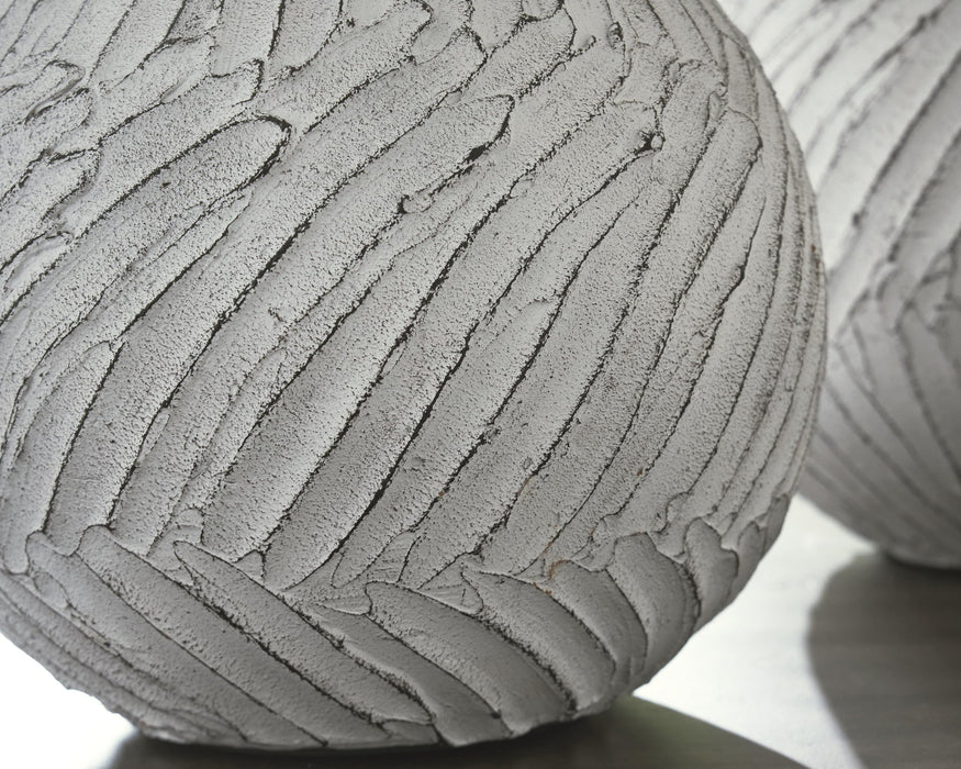 Shelvie Vase