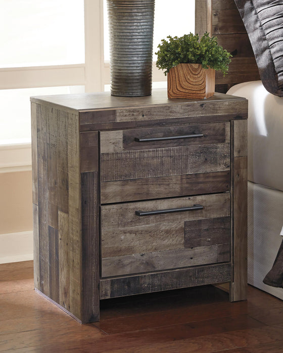 Derekson Full Panel Bed with Mirrored Dresser, Chest and Nightstand