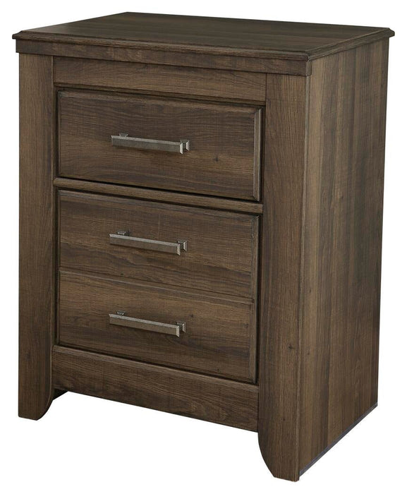Juararo King Panel Bed with Mirrored Dresser, Chest and Nightstand