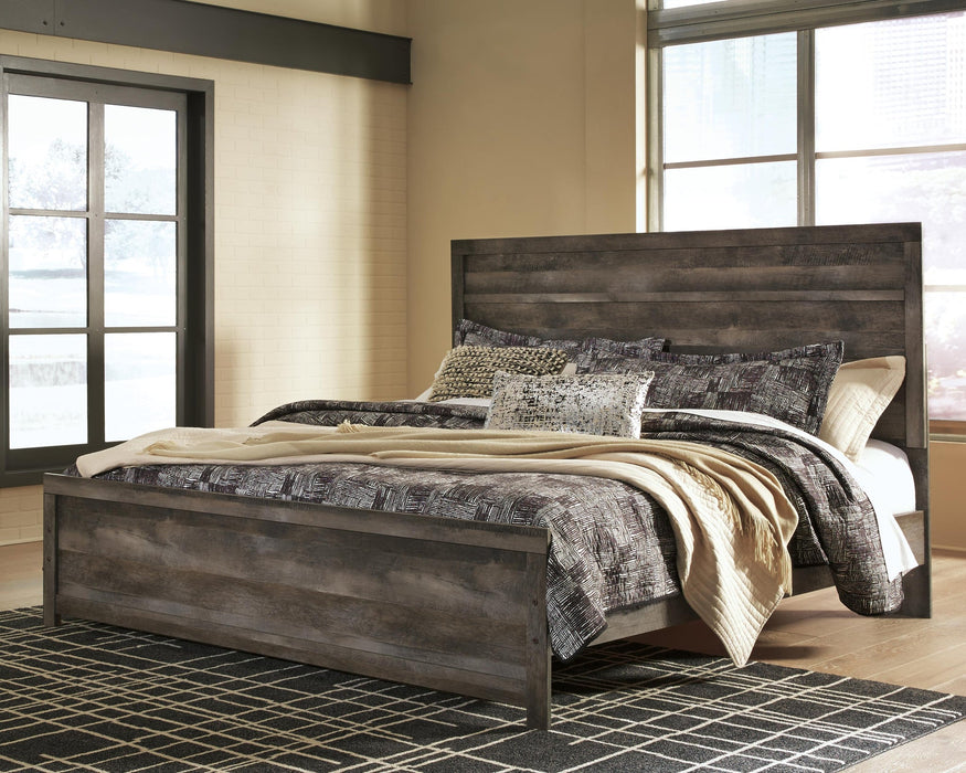 Wynnlow King Panel Bed with Mirrored Dresser, Chest and Nightstand