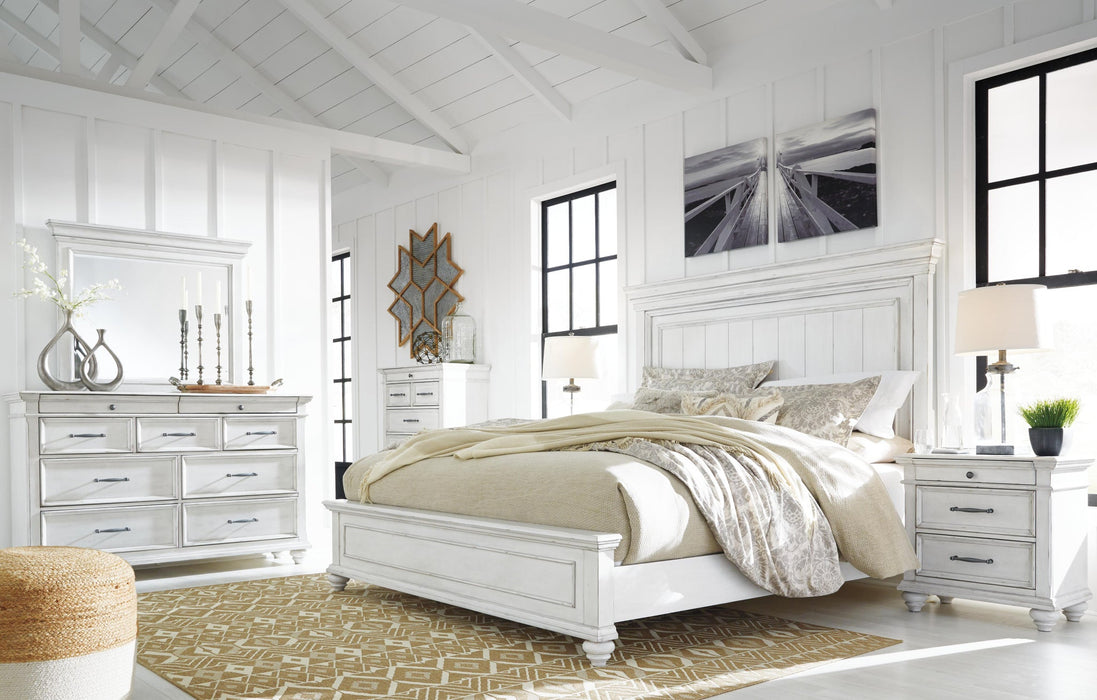 Kanwyn King Panel Bed with Mirrored Dresser