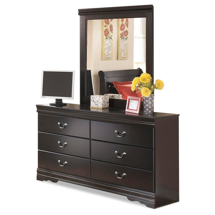 Huey Vineyard Full Sleigh Bed with Mirrored Dresser and Nightstand