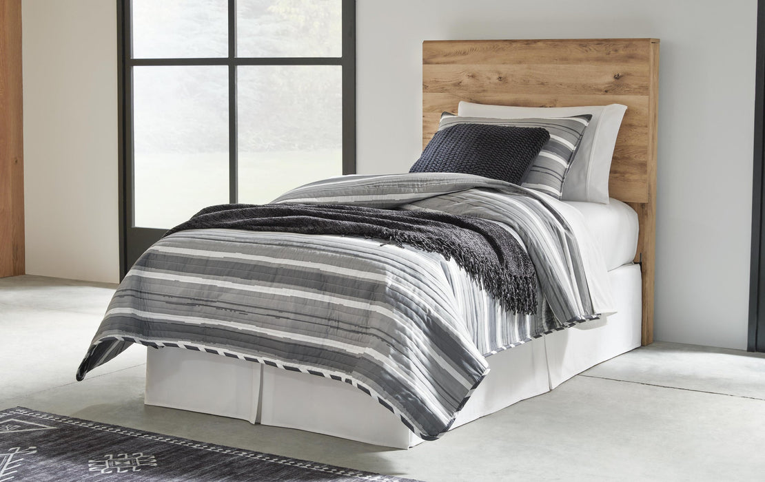 Hyanna Twin Panel Headboard, Dresser and Mirror