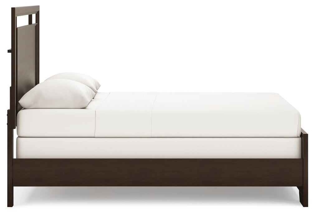 Covetown Queen Panel Bed with Mirrored Dresser