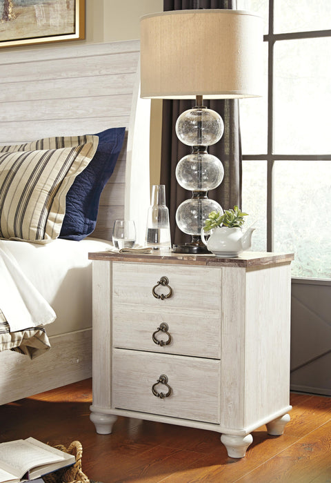 Willowton Queen Panel Bed with Mirrored Dresser and Nightstand