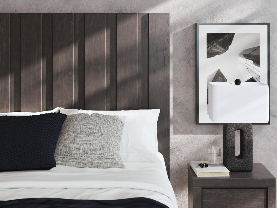 Parlayon Queen Panel Bed, Dresser, Mirror and Nightstand