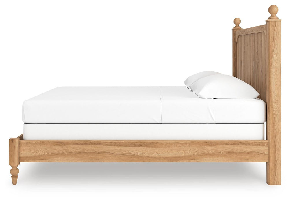 Galletyn King Panel Bed with Mirrored Dresser