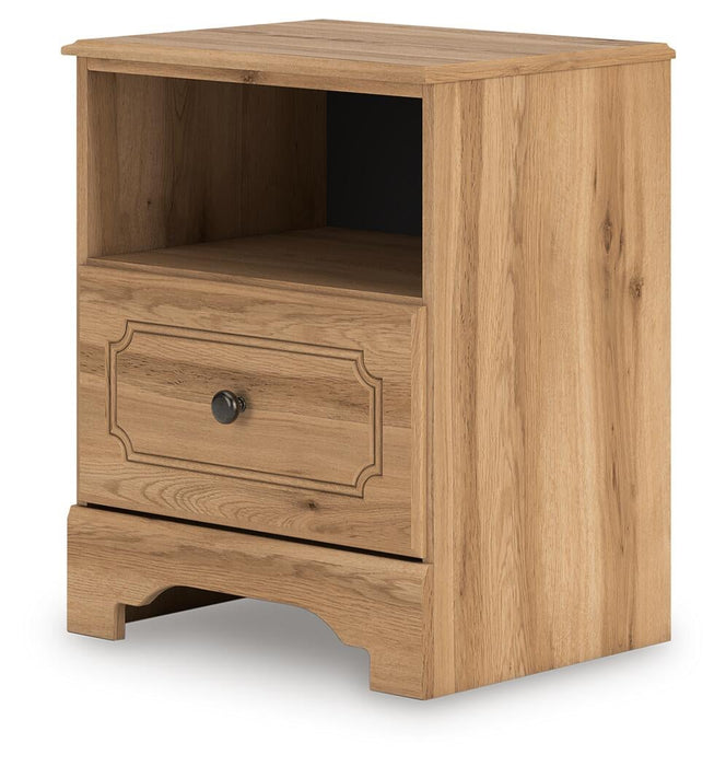 Galletyn Queen Panel Bed with Mirrored Dresser and Nightstand